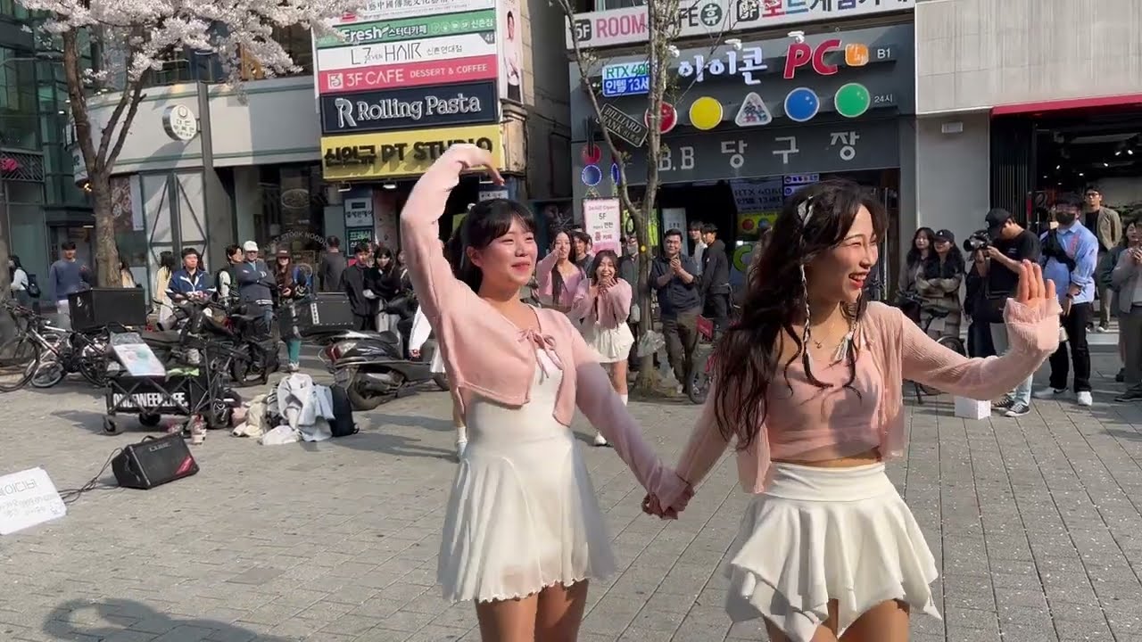 레이디비 LadyB - STAYC(스테이씨) Bubble @신촌버스킹 240406