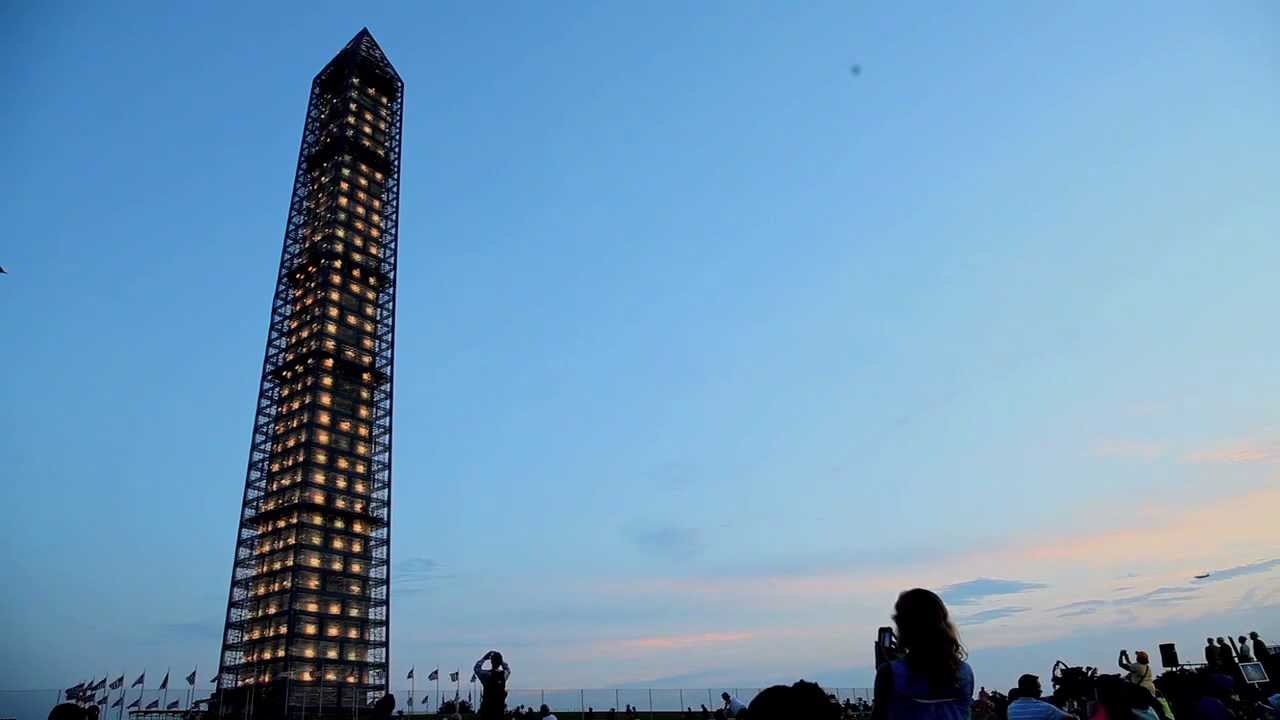 Lighting the Washington Monument
