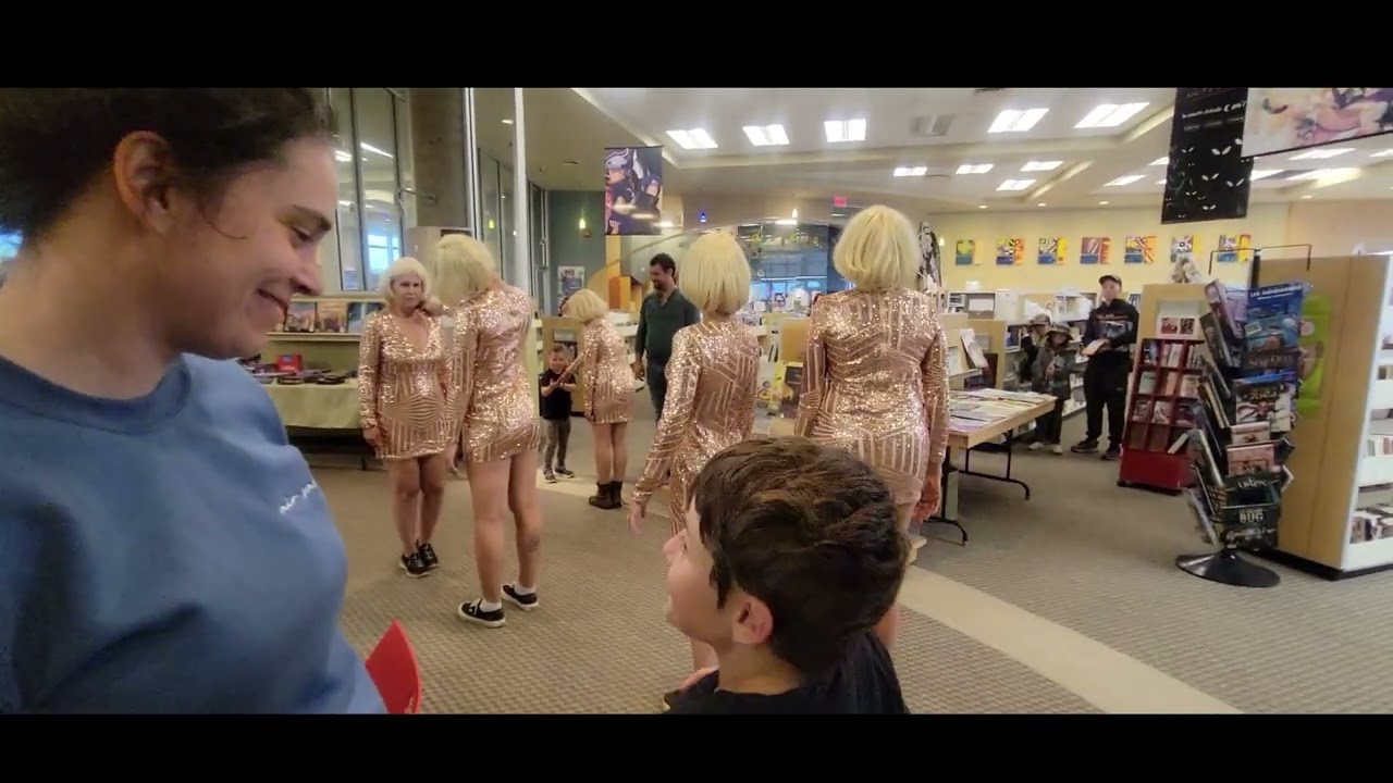 Cinédanse Fembots – Réalisée avec Clipchamp