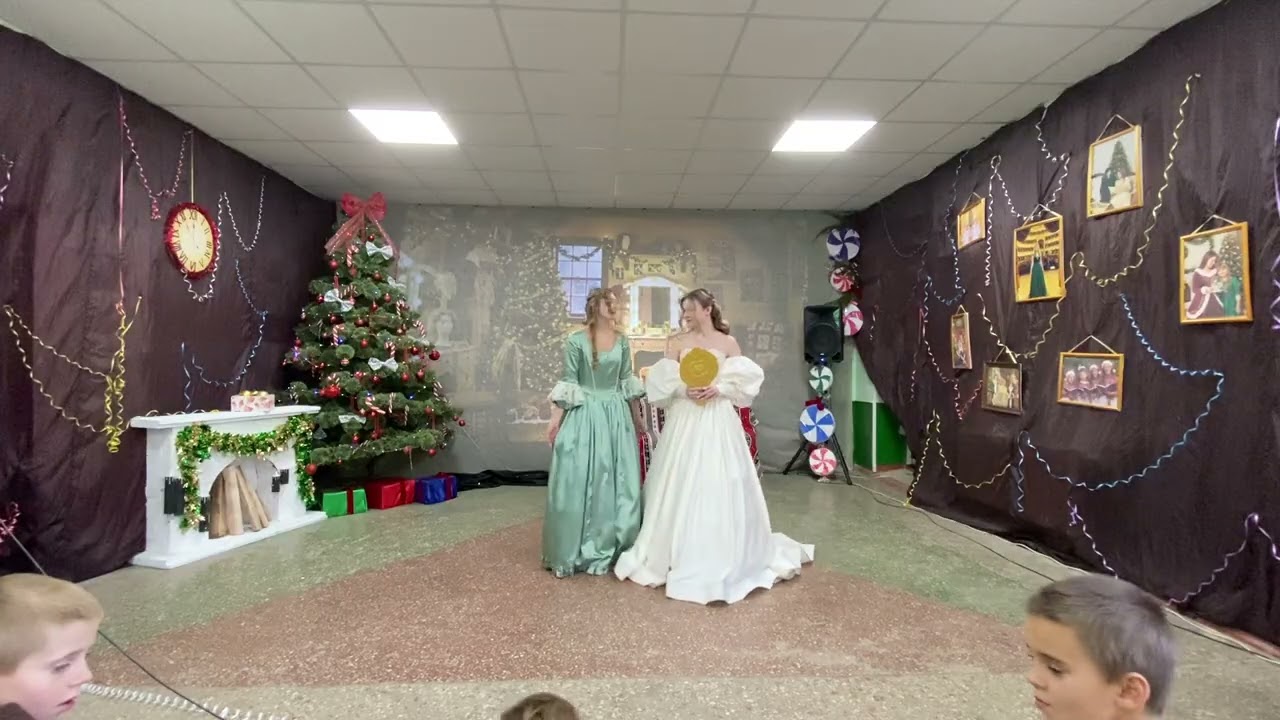 Шкільний театральний колектив «Art-message”.Вистава «Різдвяна історія».