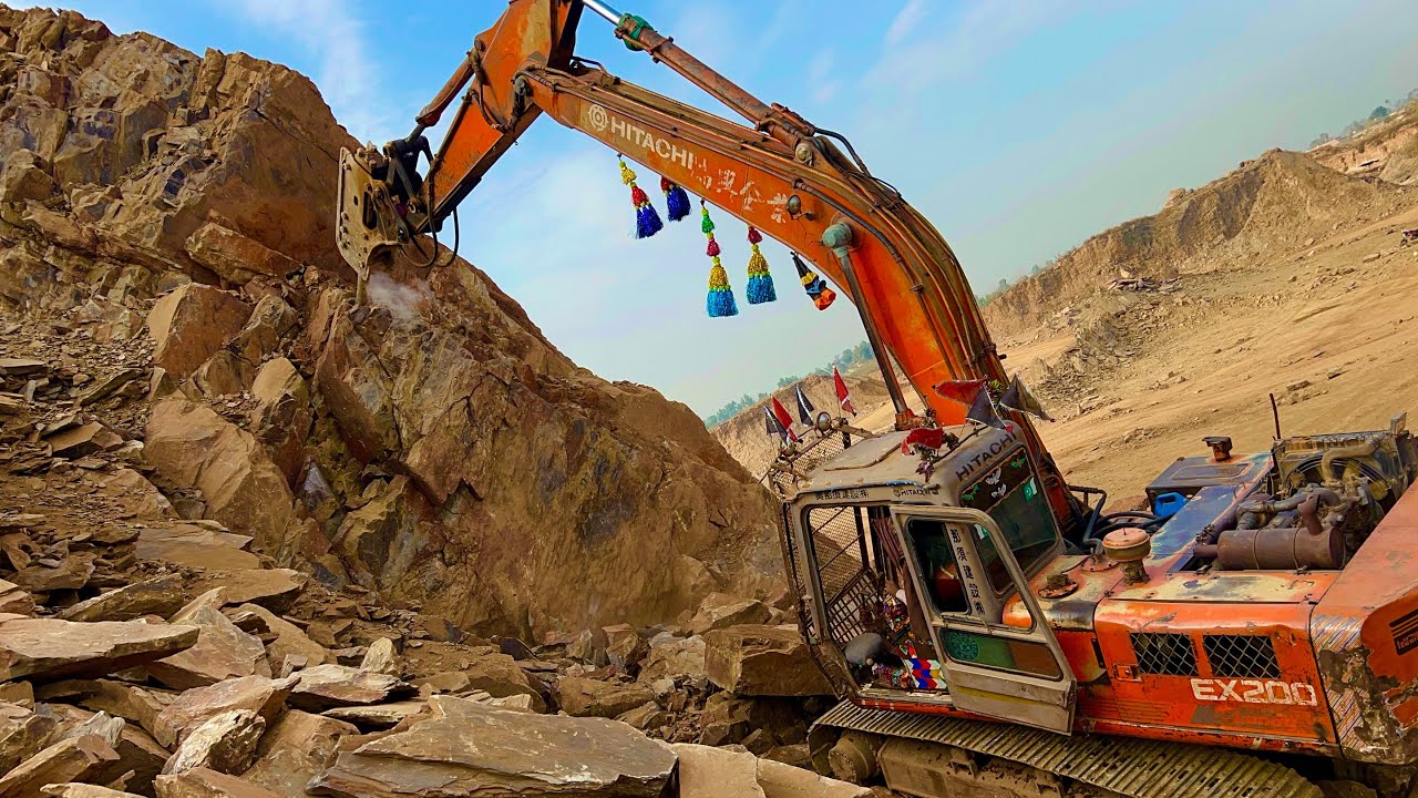 How to Break a Hill🗻with an excavator working!Humring”#excavators #excavatorvideos #excavator#sand