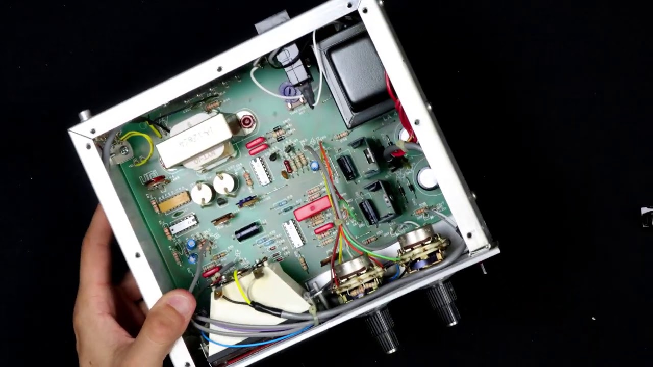 The LA-2A's Underrated Little Sibling? Urei LA-4 Opto Compressor teardown