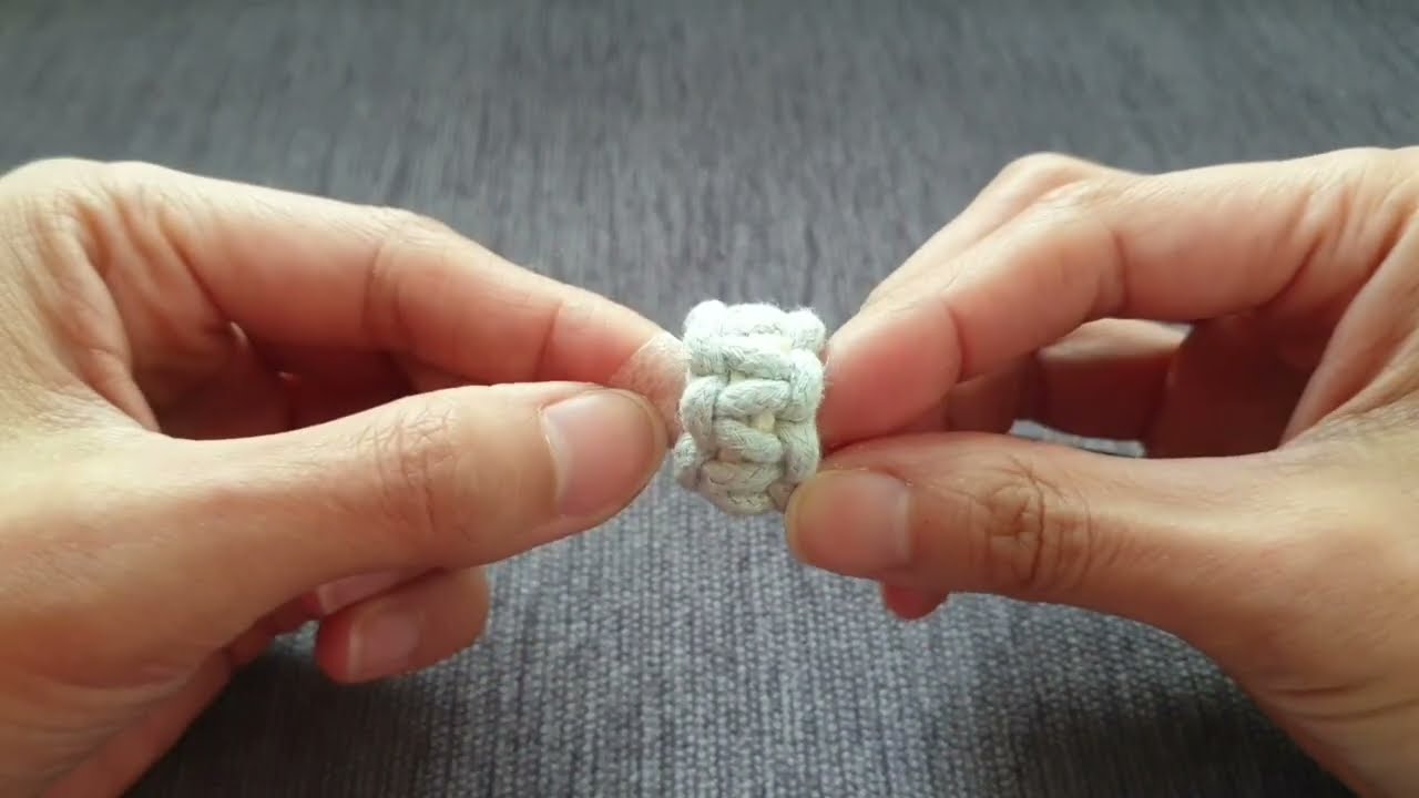 編繩基礎－雙向平結線圈粗線教學| How to do a square knot ring