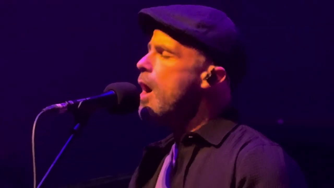 Onoir - The town I loved so well. Ulster Hall, Belfast 7.6.25. Standing ovation.@OnoirOfficial