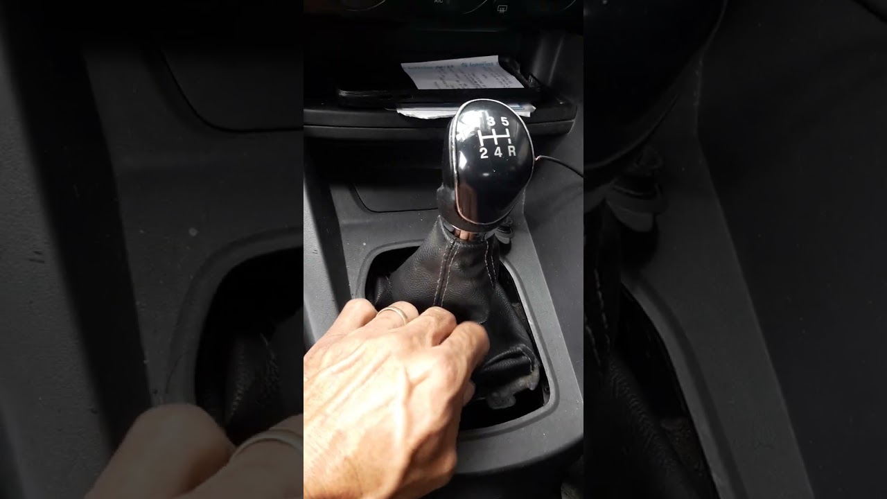 Ford Ka 2015 com cambio mole ver como resolver.