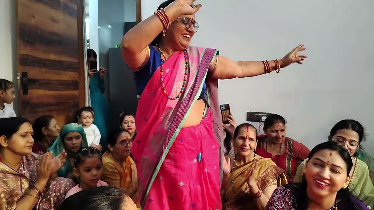 Krishna ji ka bahut Sundar bhajan 🙏🏻 Vrindavan dham apar