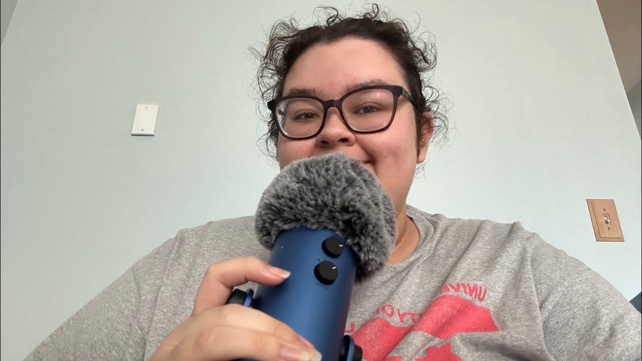 ASMR вблизи шёпотом болтовня