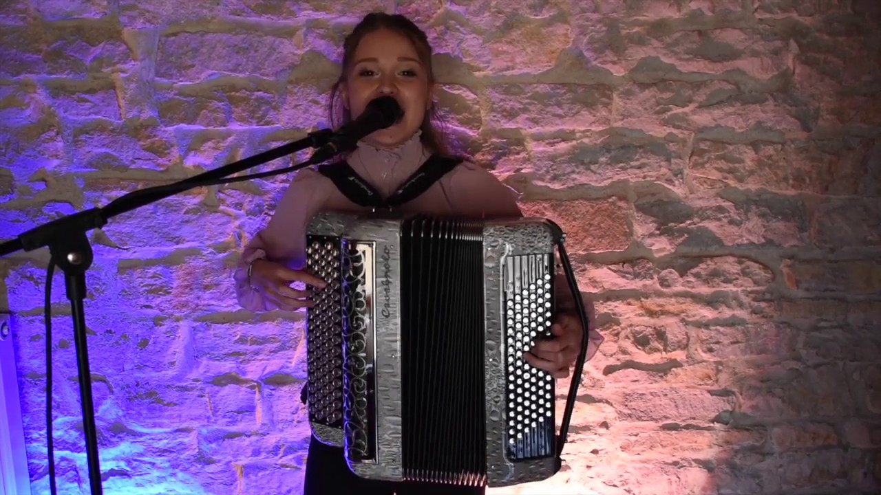 Karène Neuville - Yodel - Ich schenk' dir einen Jodler