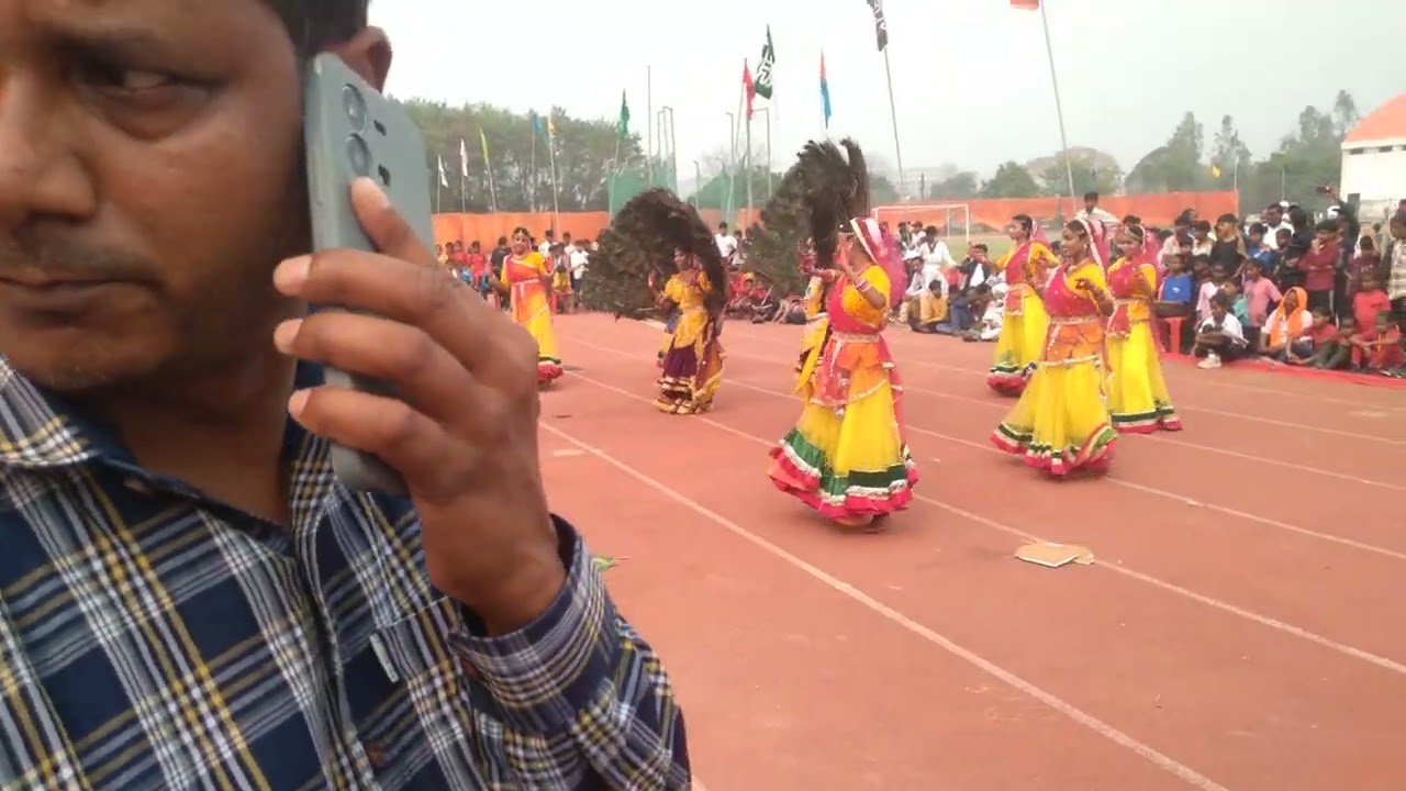 36 वी प्रदेश स्तरीय खेल कूद प्रतियोगिता के समापन पर अयोध्या की छात्राओ द्वारा मनमोहक नृत्य