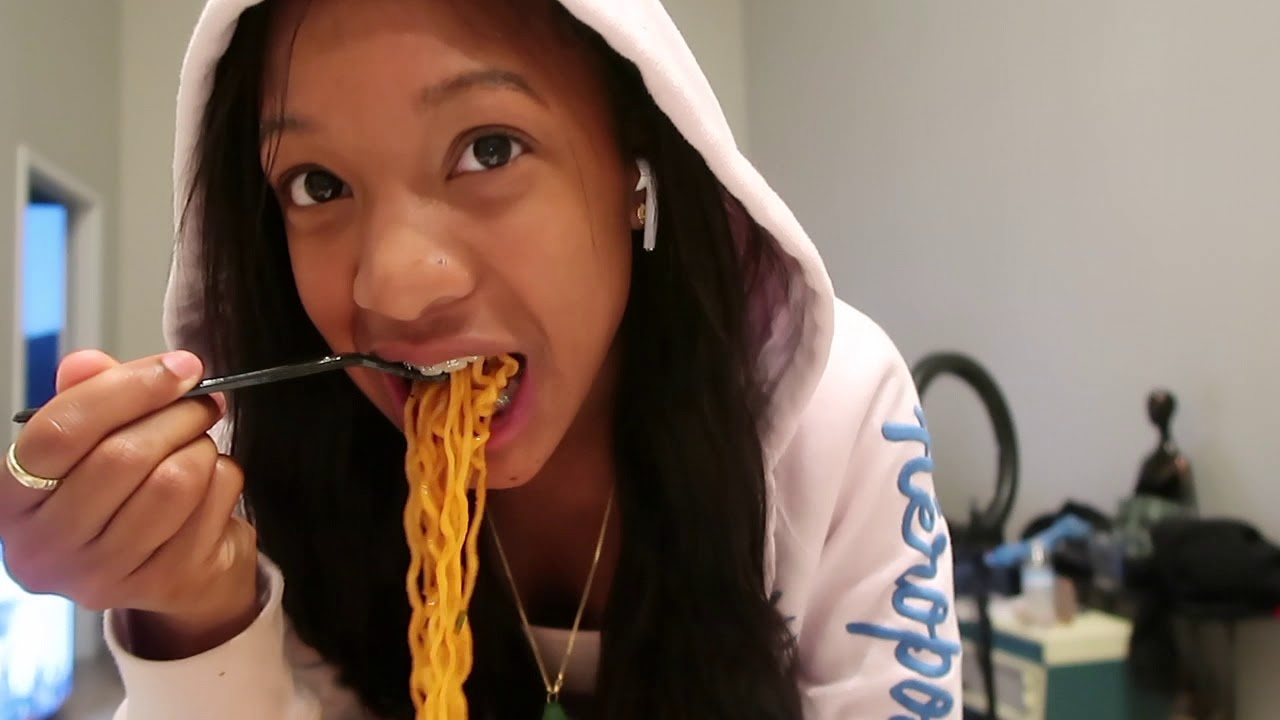 RAMEN NOODLE CHALLENGE!
