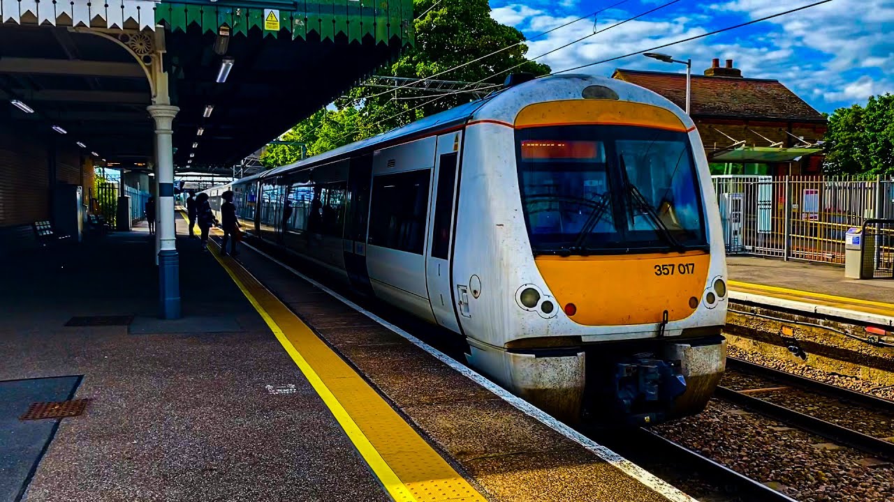 Trains & HS1 at Dagenham Dock