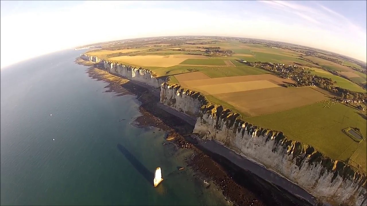 survol des falaises d'Etretat en paramoteur