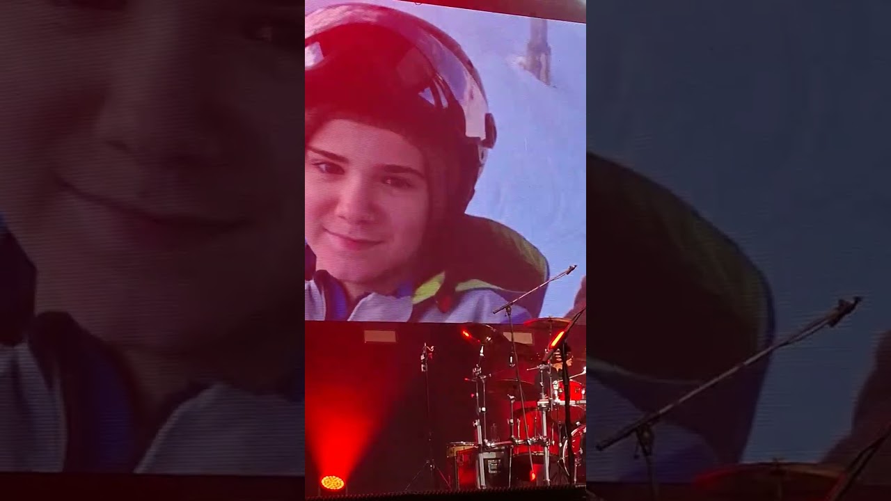 Vine o zi - Holograf fără Mugurel Vrabete la Sala Palatului