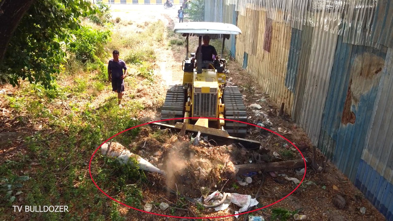 Perfectly New Project!!! CLEARING TRASH & GRASS By Smart Driver KOMAT'SU D20P DOZER Pushing TRASH