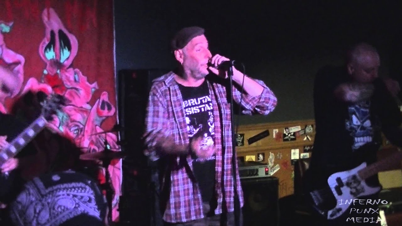 ENGLISH DOGS Live at The Dive Bar in Las Vegas, NV 10/30/14