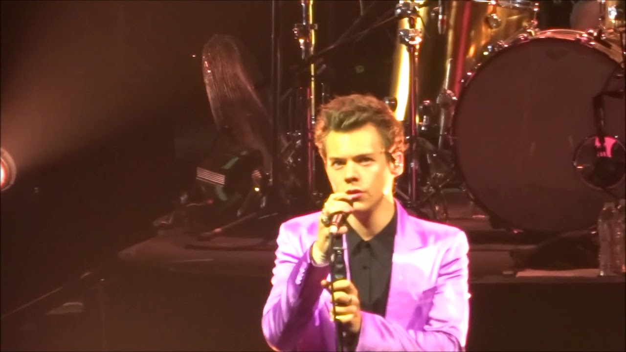 Harry Styles - Band Intro/The Chain Intro (CLAPPING!), Austin, Moody Theater, 10/11/17
