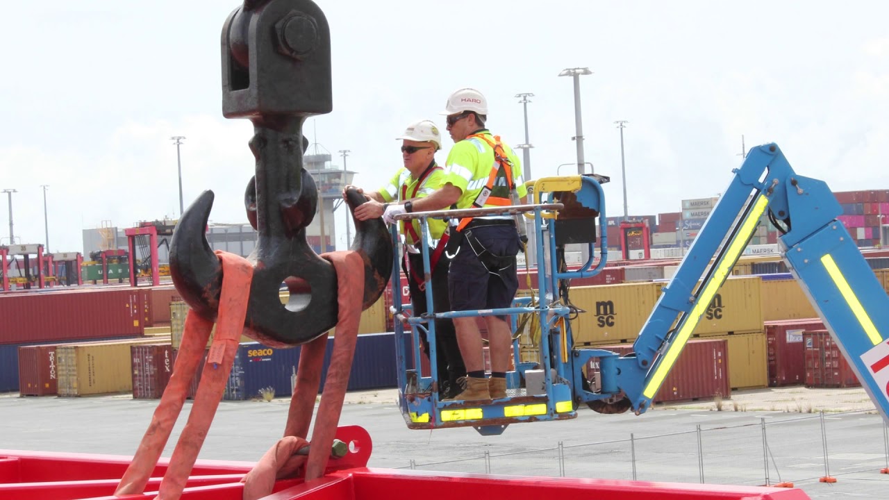 Liebherr Crane arrives at Patrick Terminals - Brisbane AutoStrad