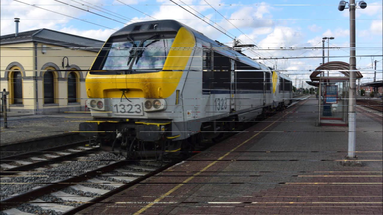 Les trains à dans la gare Mouscron ~ Treinen op station Moeskroen