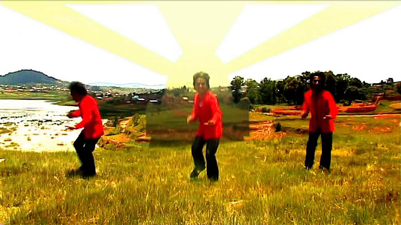 Ze Smile - VARY BE MENAKA