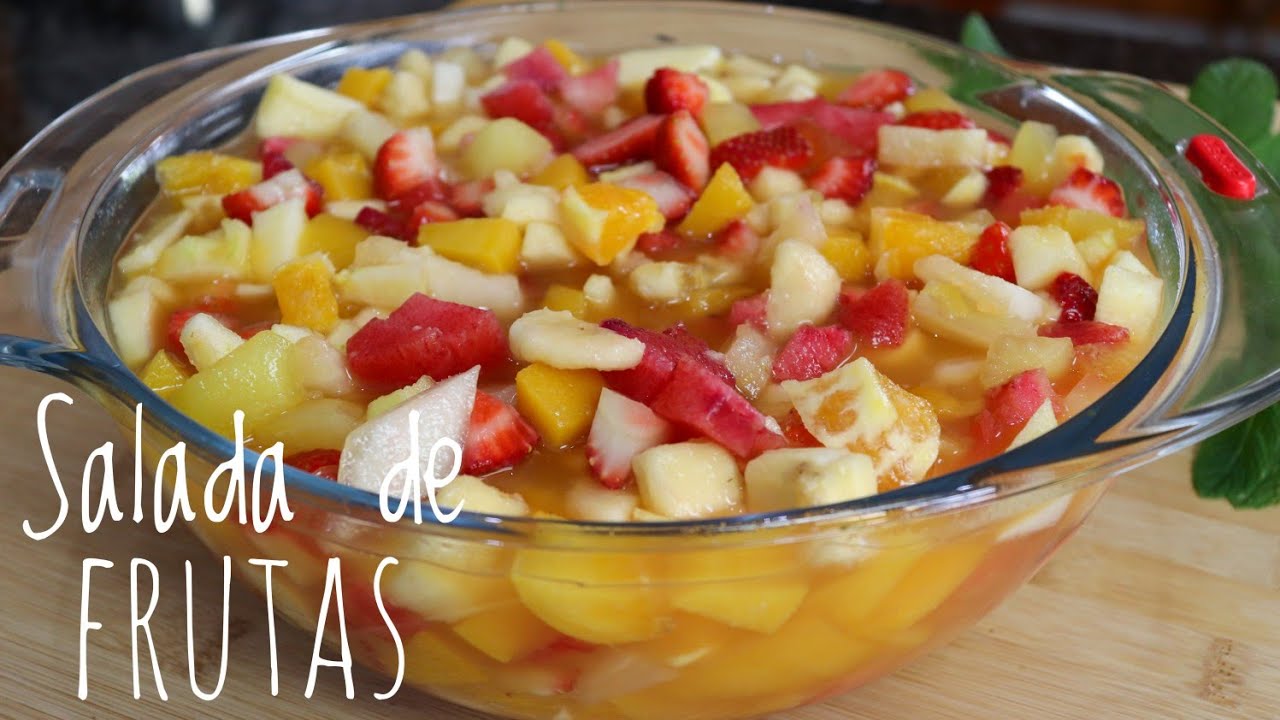 Receita de Salada de Frutas com Toque Especial &agrave; Portuguesa