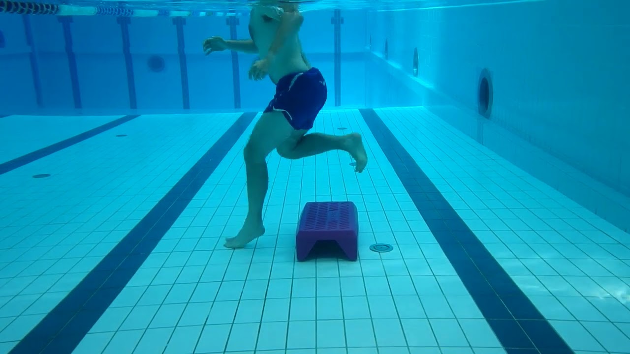Aquatic exercise with step 