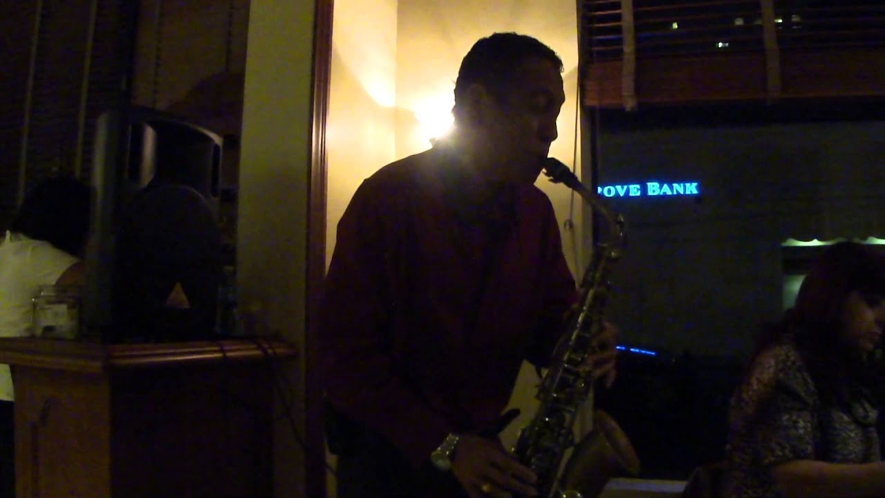 Leonel Mendez Saxo! at Cafe Demetrio