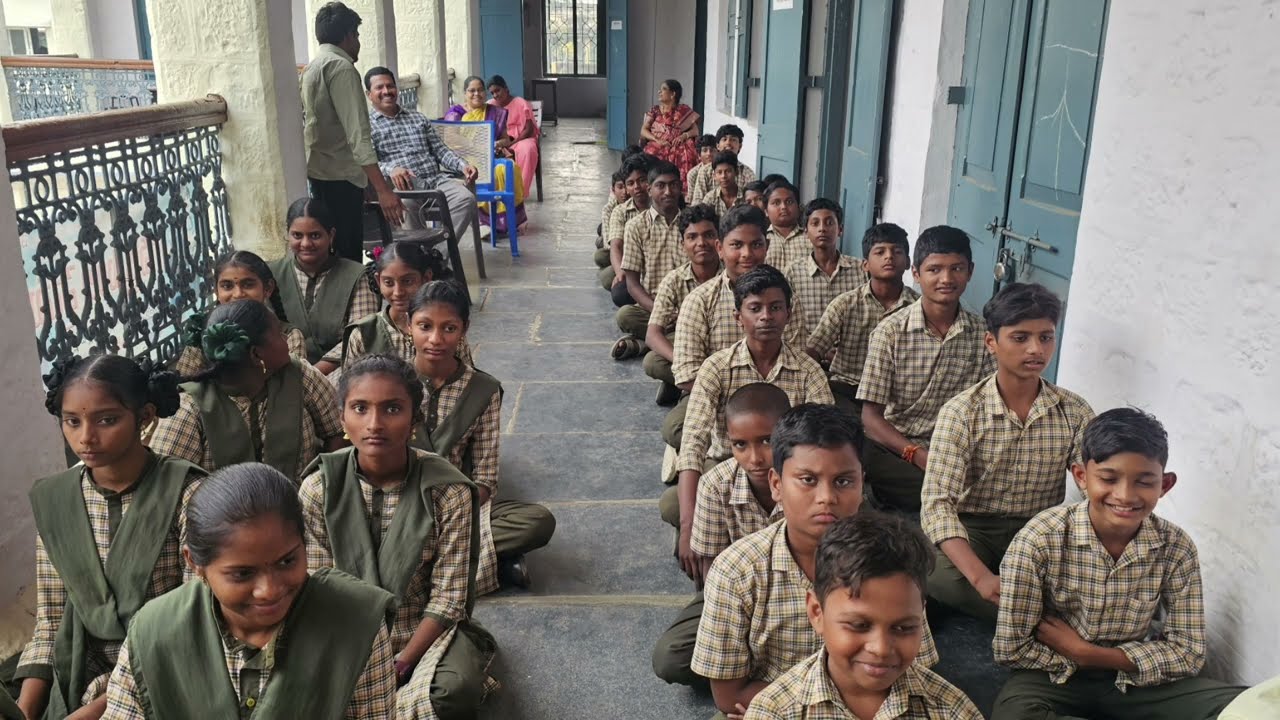 గవర్నమెంట్ స్కూల్ పిల్లలకి ఎన్ని విధాల  ప్రోత్సాహకాలో  చూడండి #trending #school #viral 