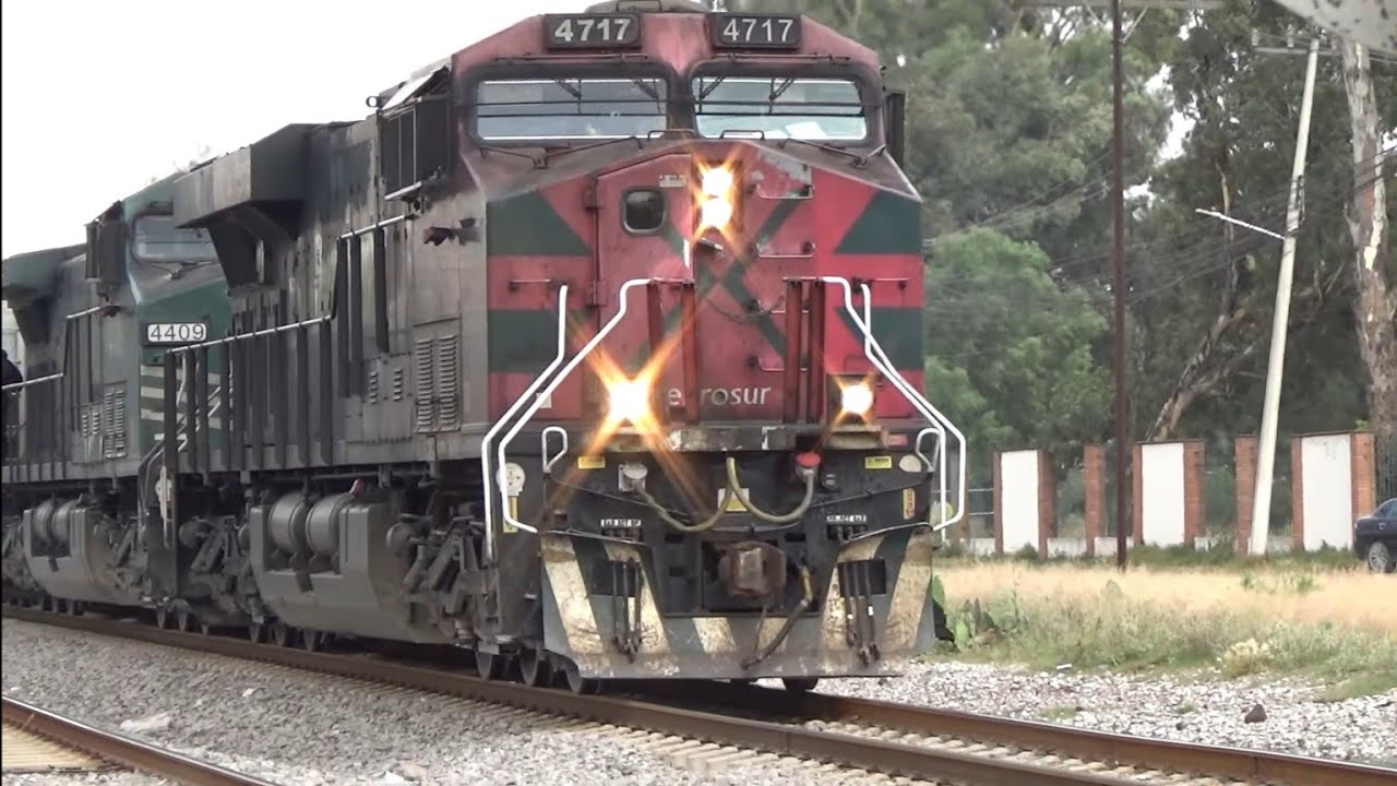 TRENES FFRS Y FXE,PASANDO EN DISTRIO TEOTIHUACANO!! VALLA SORPRESA AL INICIO DEL DIA