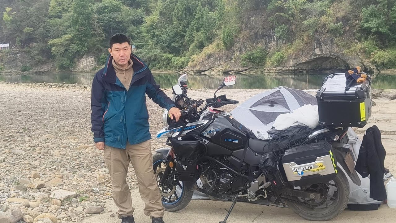 江边露营被钓鱼大哥投喂摩托车旅行贵州黔东南福泉至凯里降温太大直接冷感冒