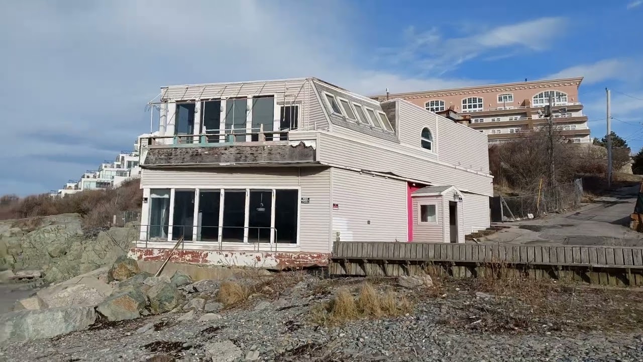 42 State Park Rd, Hull, MA 02045
