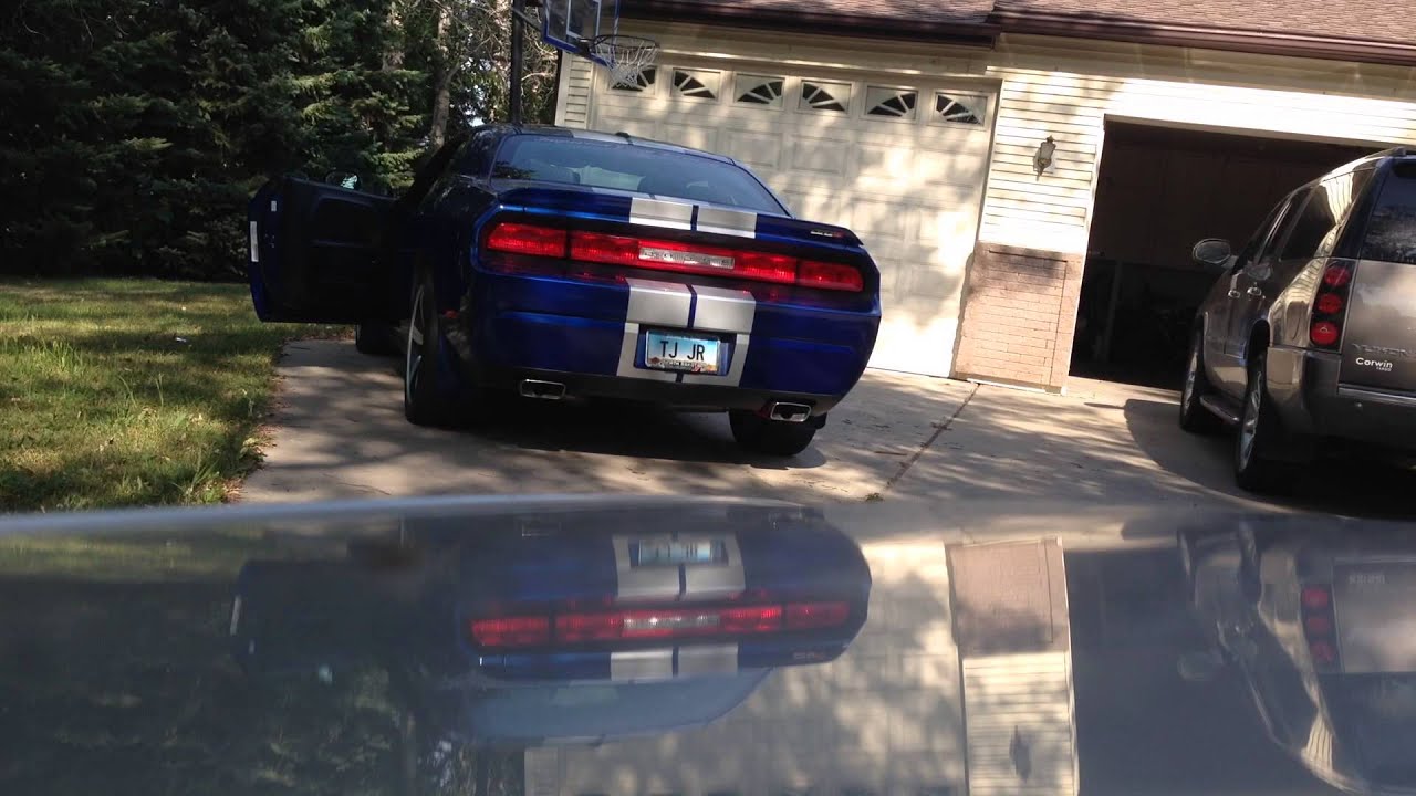 2012 Dodge Challenger SRT8 with 12'' Glasspack CherryBombs