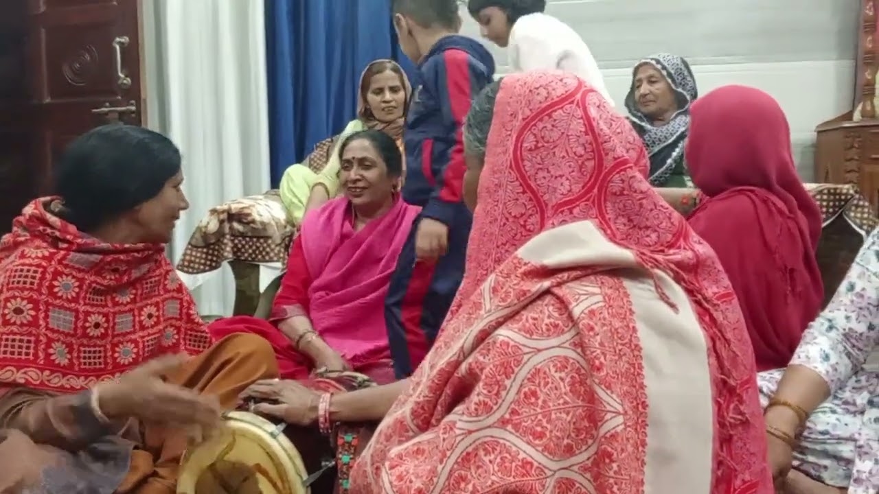 बनी ये माहारी कमरे म गुमये हे