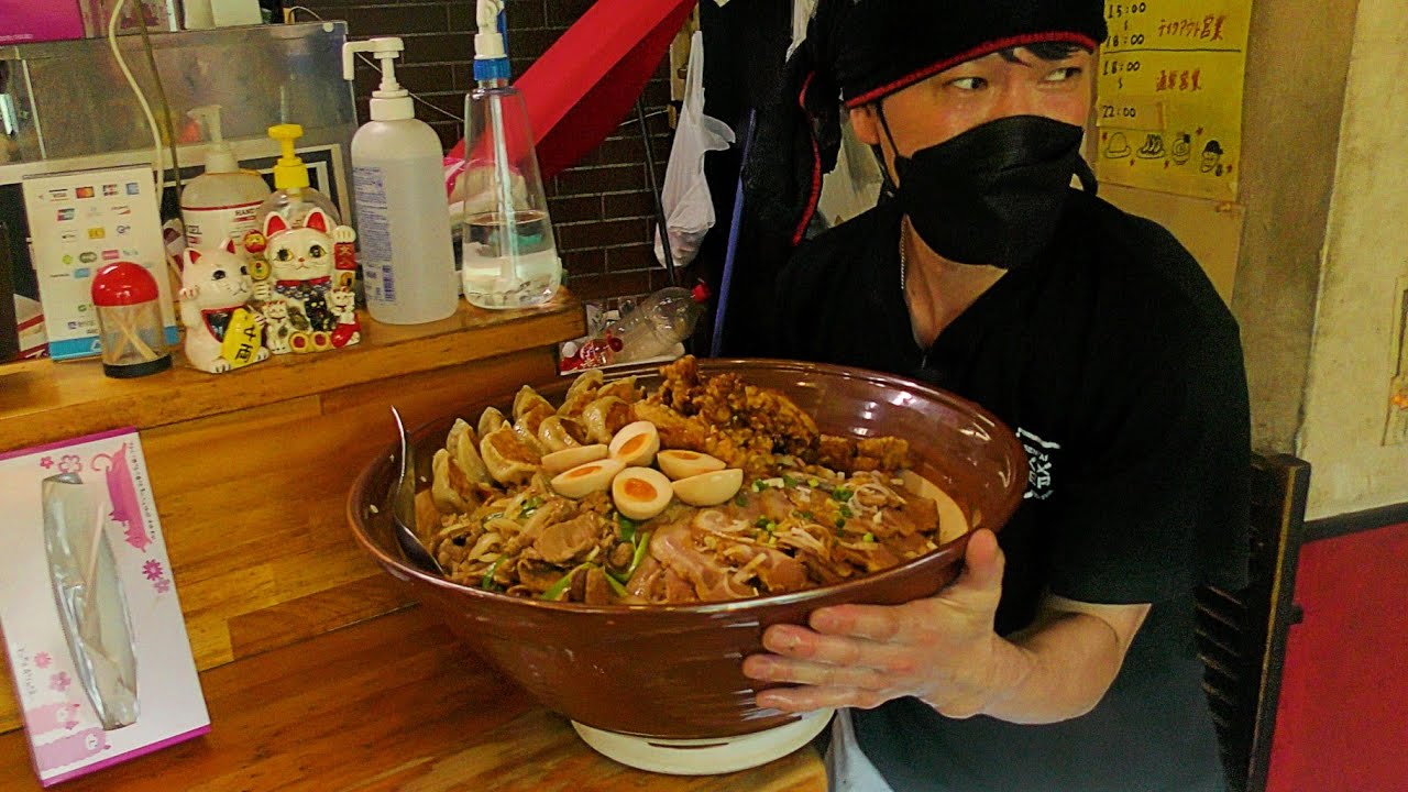 Популярный китайский ресторан в Японии, где Giant Fried Rice-Japanese уличная еда