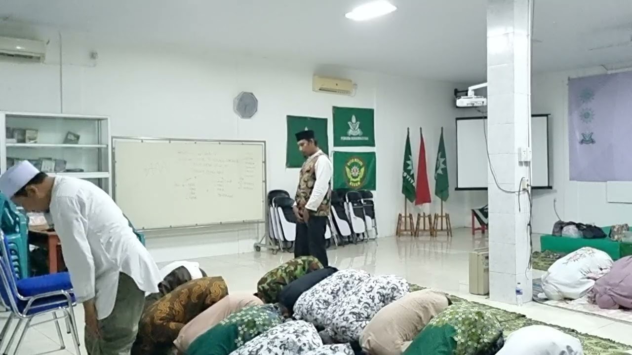TARAWIH BERJAMAAH PCM BEKASI TIMUR 1