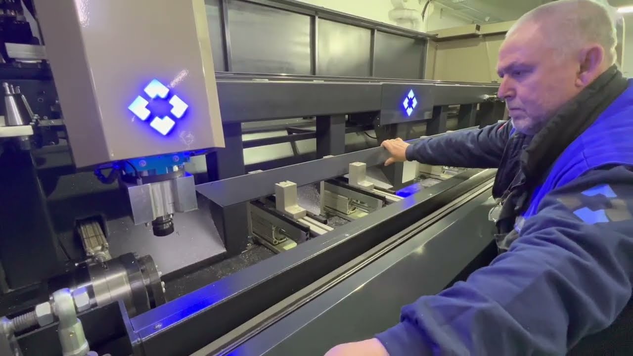 MRT 700 Aluminium profile machining center