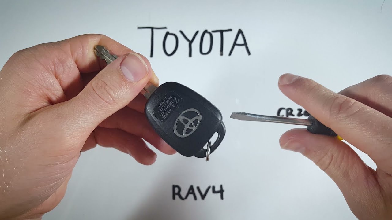 Замена батареи брелока Toyota RAV4 (2013 - 2018)