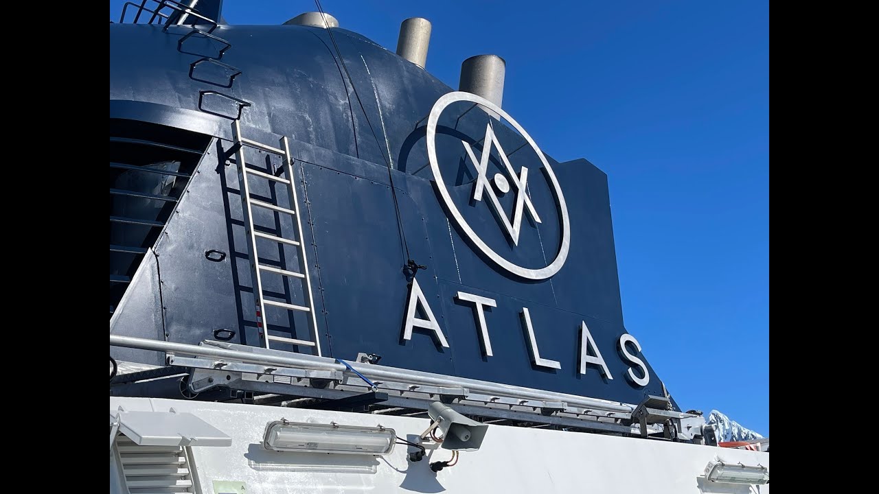 [4K] Antarctica: Atlas World Traveller navigates Lemaire Channel