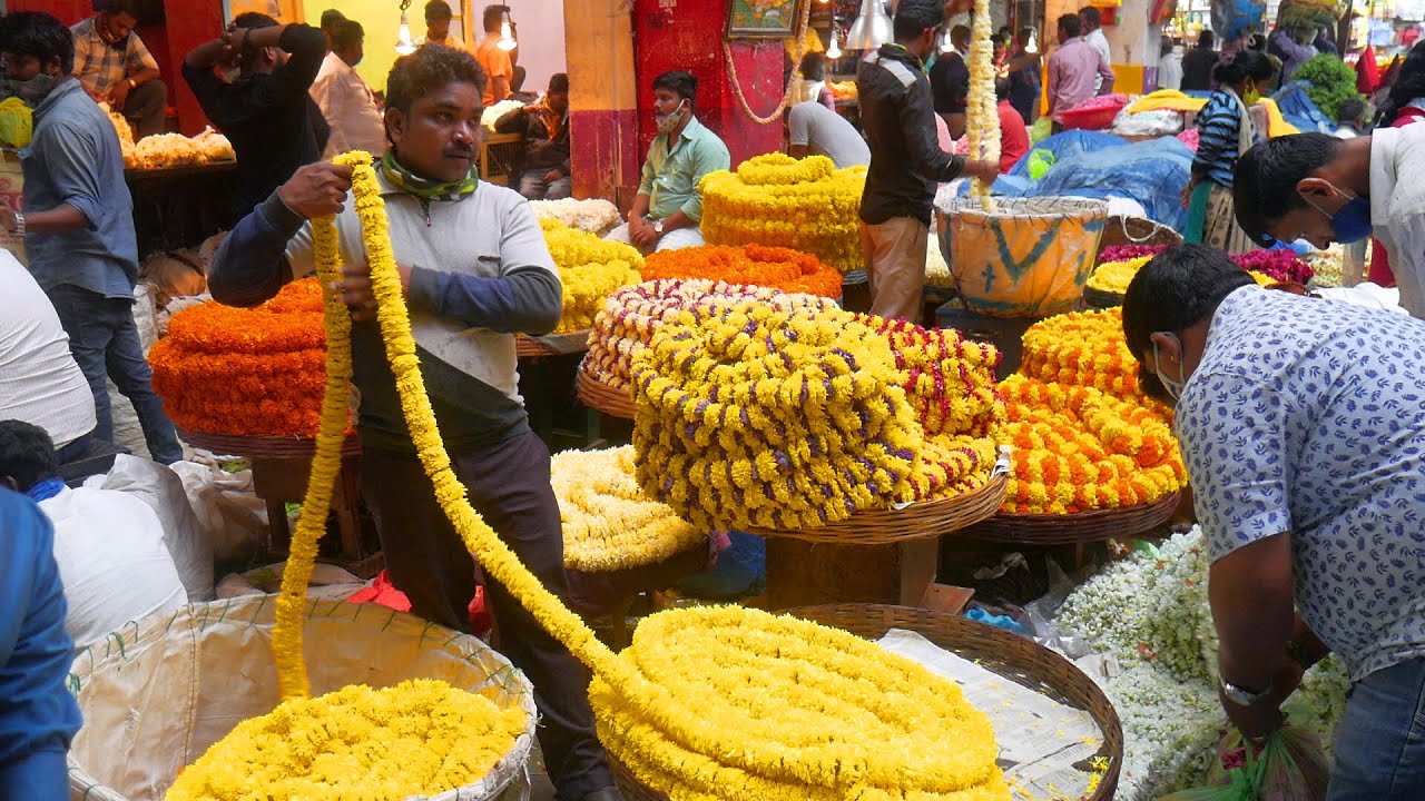 A Walkthrough to Biggest Flower Market | KR Market, Bangalore