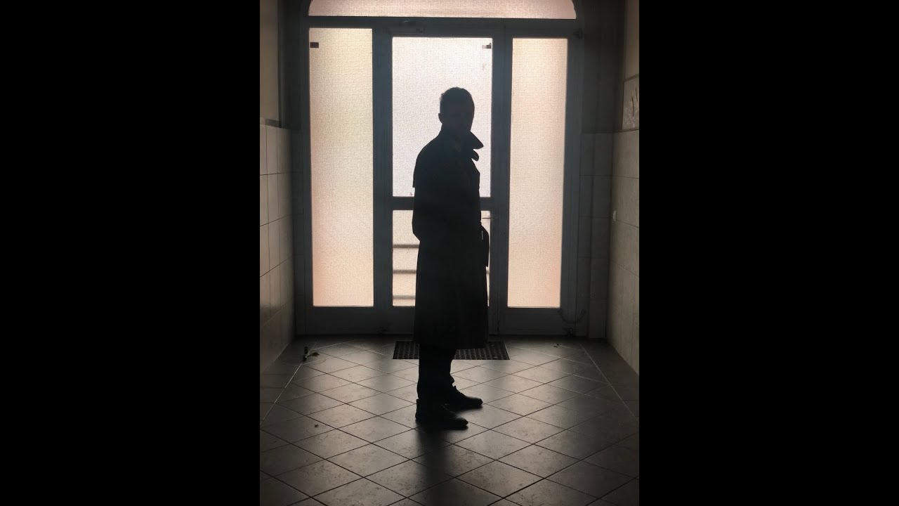 Ellroy - Ratrace (Lyric Video)