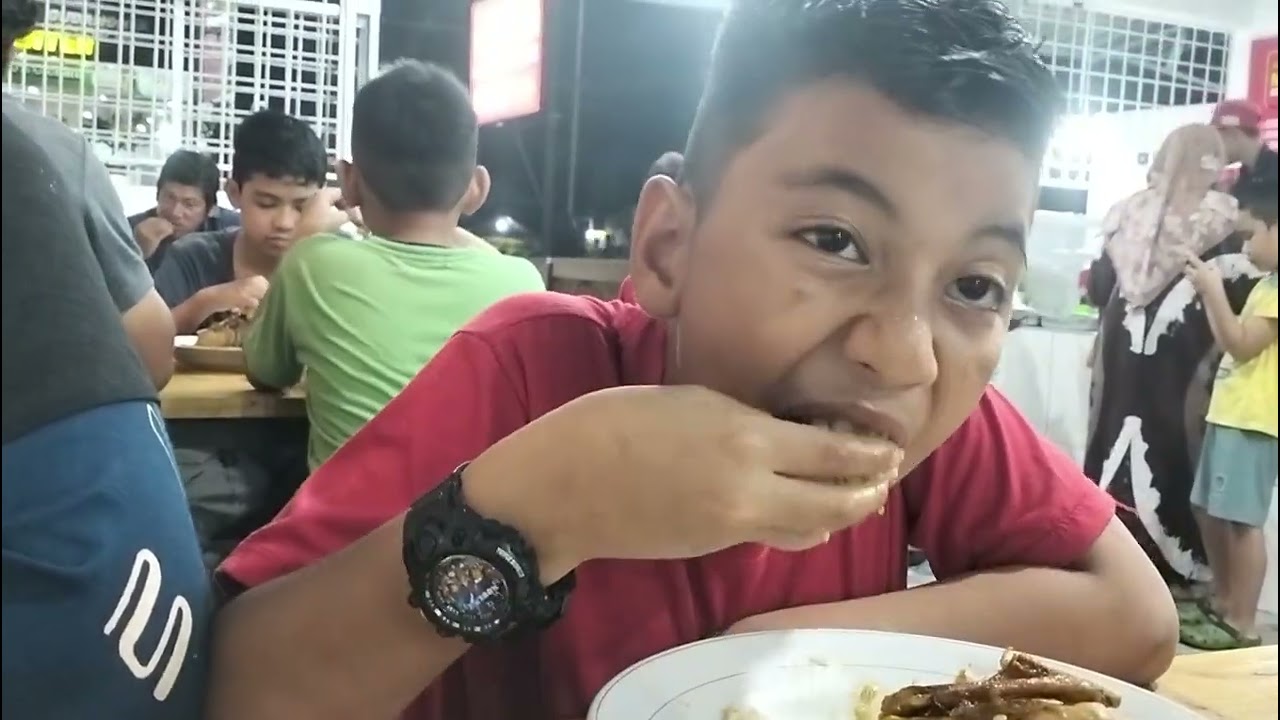 Makan sek lur di tempat yg lagi viral 😎😎
