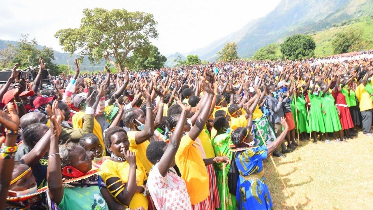 SEE RUTO'S HUGE CROWD IN KAPENGURIA, WEST POKOT TODAY!!