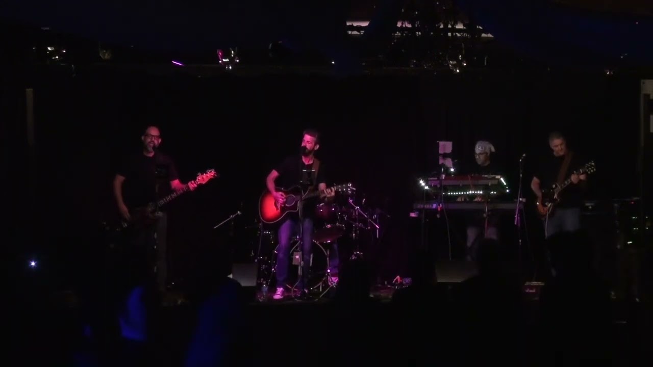 סדר עולמי חדש - Calibear - Live at Queen Bee (2022)