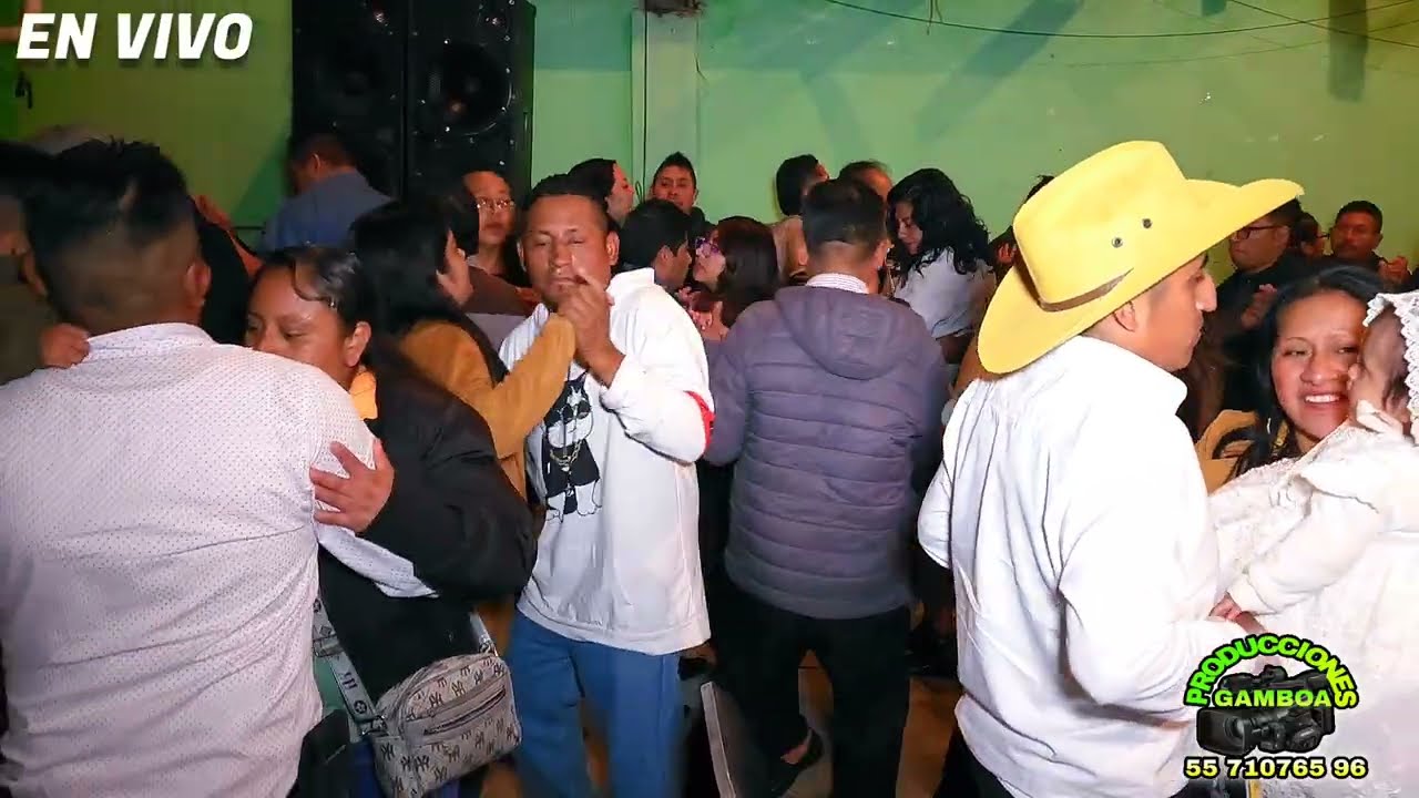 ASI EL AMBIENTE CON  LA FAMILIA ZANABRIA LOZANO EN EL BAUTIZO DE SUS PEQUEÑOS (GRUPO LA NUEVA CLAVE