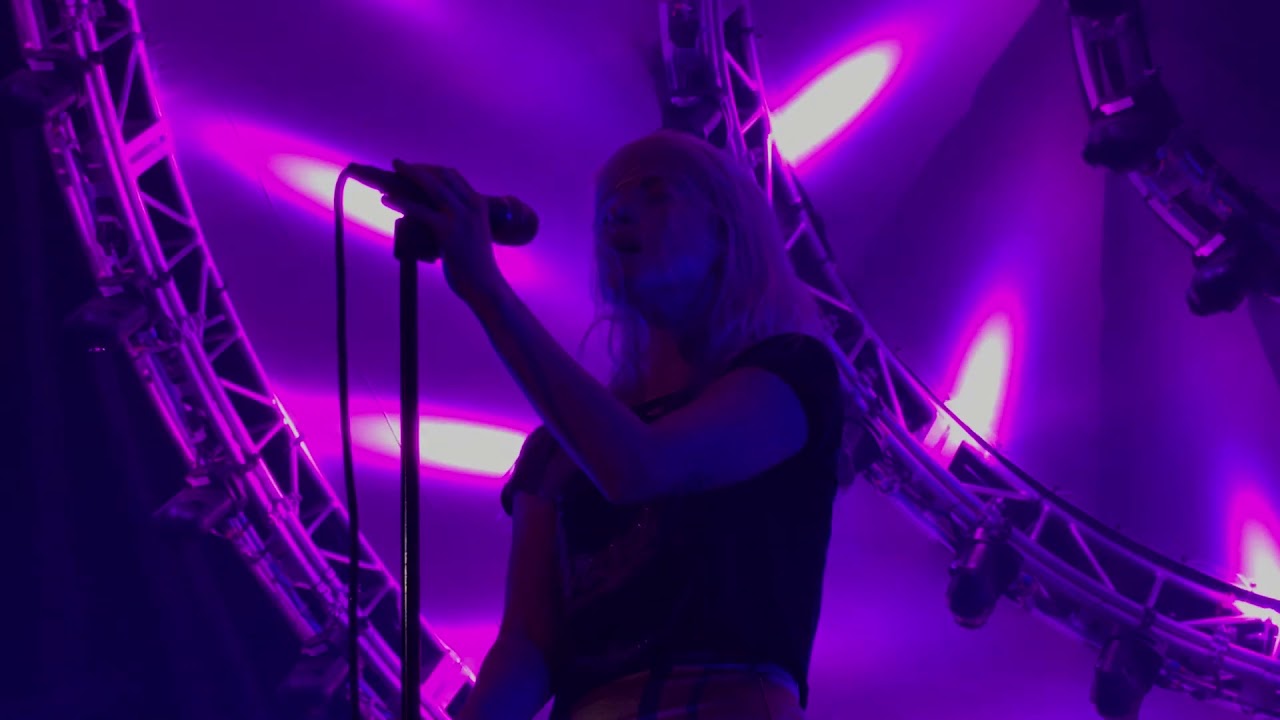 Paramore - Everywhere (Fleetwood Mac cover) - Nashville (2017)