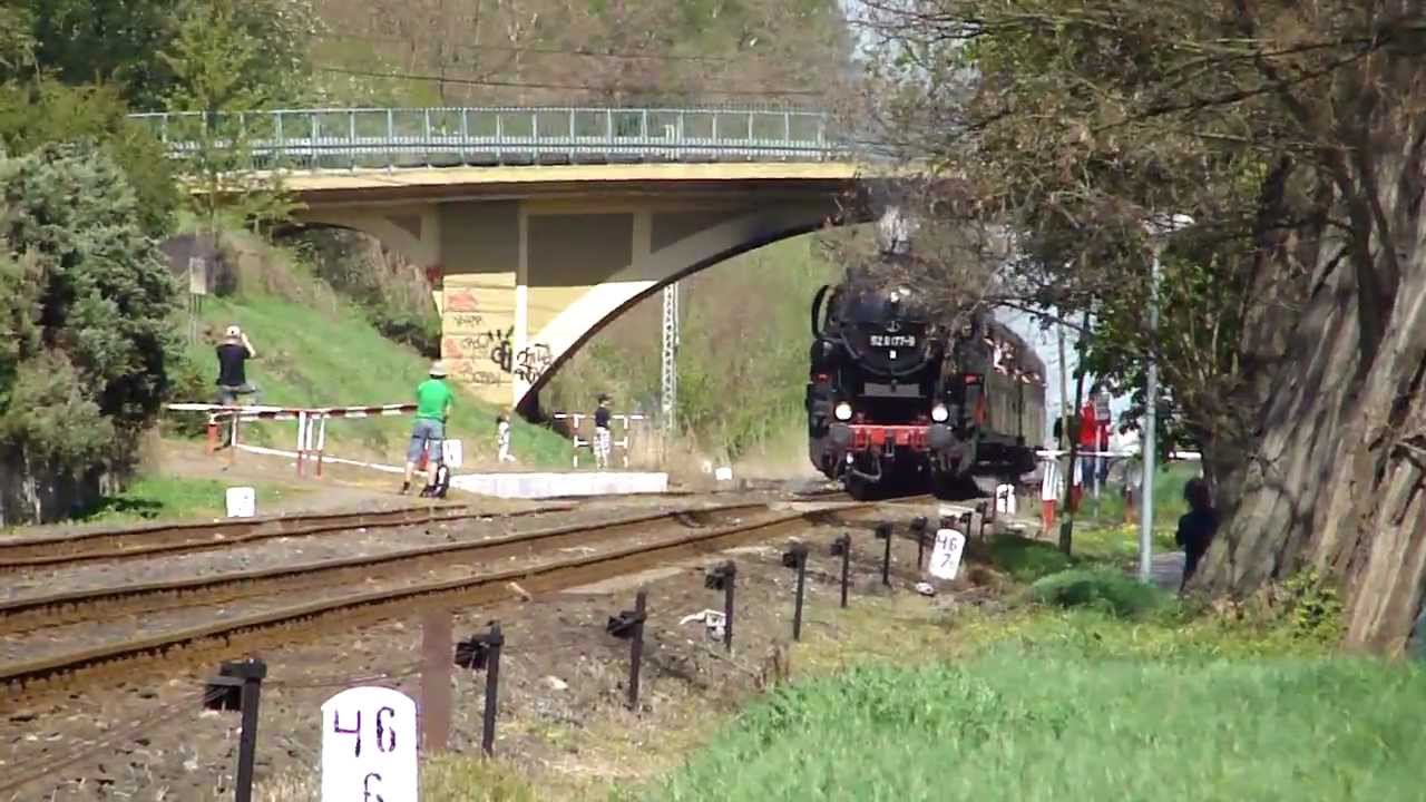 52 8177-9 z pociągiem 