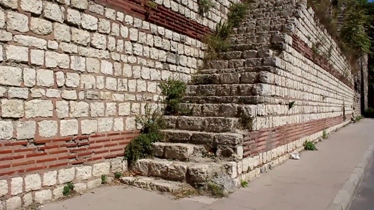 How to get to the top of the Walls (Surların Tepesine Nasıl &Ccedil;ıkılır?)