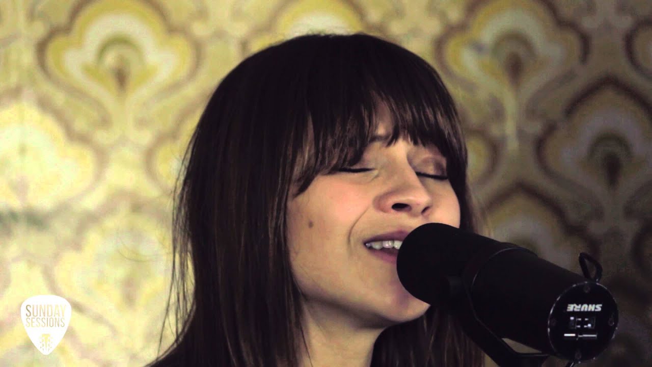 Gabrielle Aplin - Coming Home (Sunday Sessions)