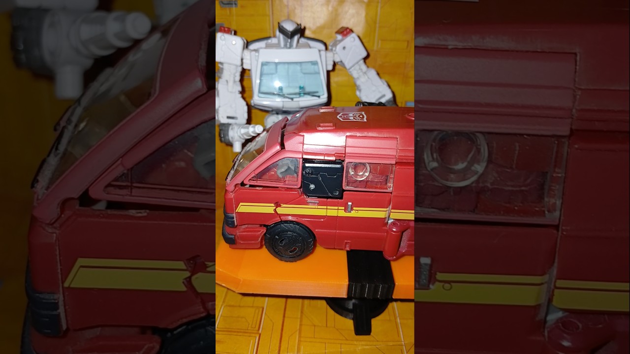 Repairs Repairs #transformerscartoon #transformerscollection #g1transformers