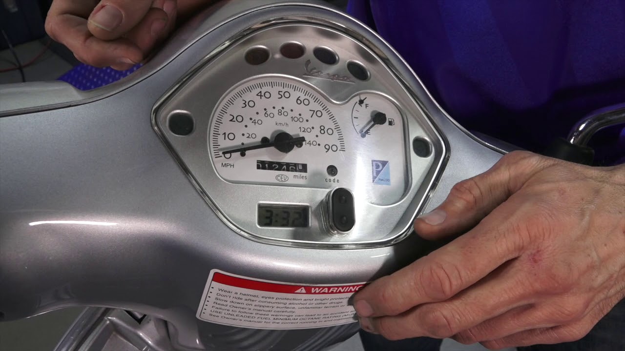 How to Set the Clock on a Vespa Scooter (1996-2014)