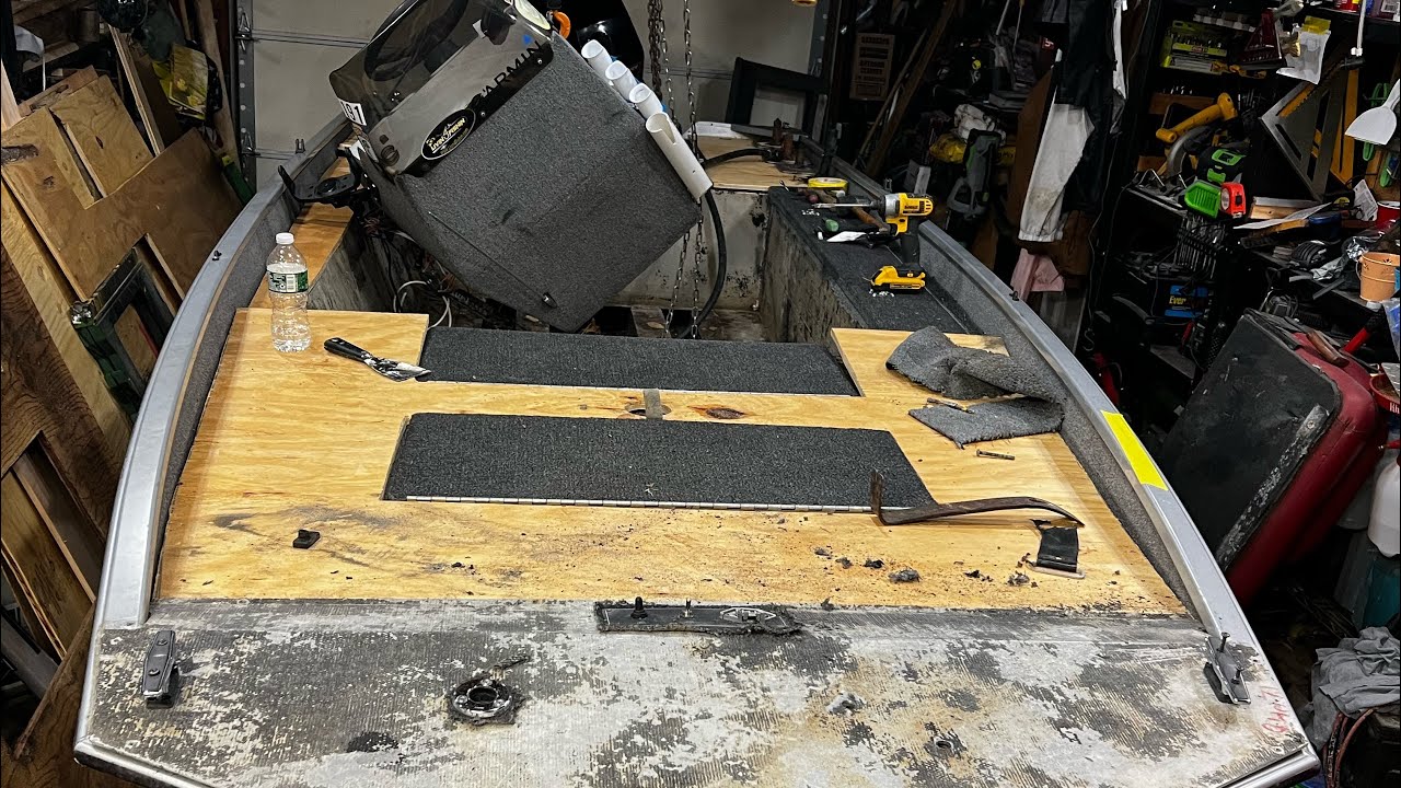 Restoring my MONARK BASS BOAT!